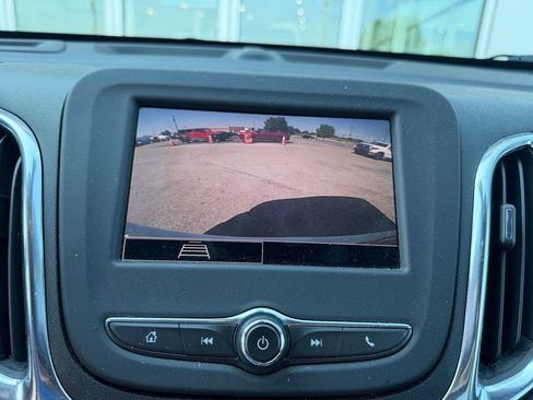 Used 2023 Chevrolet Equinox LT FWD image 9