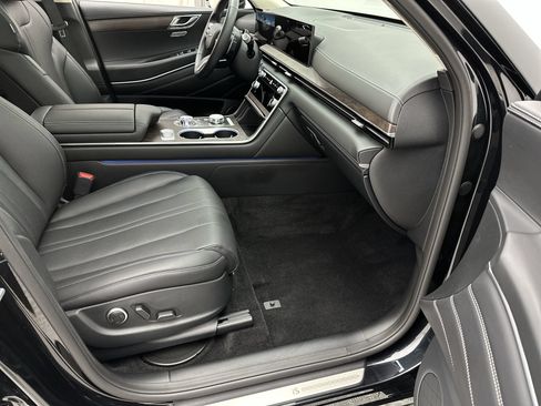 Certified 2026 Genesis GV80 2.5T Select AWD/4WD image 25