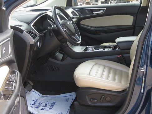 Used 2020 Ford Edge SEL w/ Cold Weather Package image 7