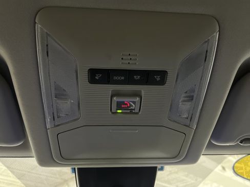 Used 2025 Toyota RAV4 LE FWD image 33