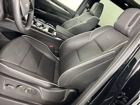 Certified 2025 Cadillac Escalade Premium Luxury w/ Touring Package AWD/4WD image 20