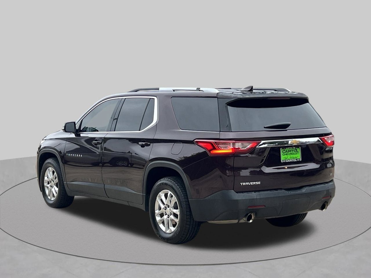 Used 2018 Chevrolet Traverse LT w/ LPO, Cargo Package FWD image 3