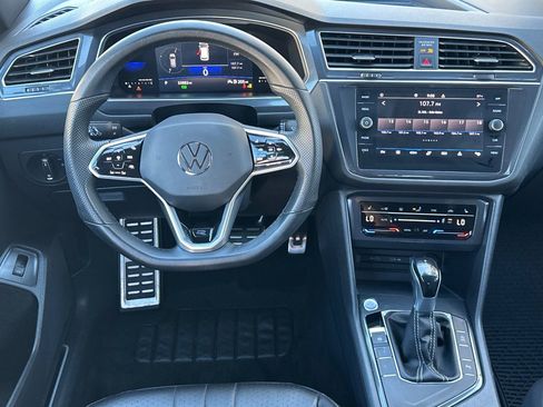 Certified 2022 Volkswagen Tiguan SE R-Line image 14