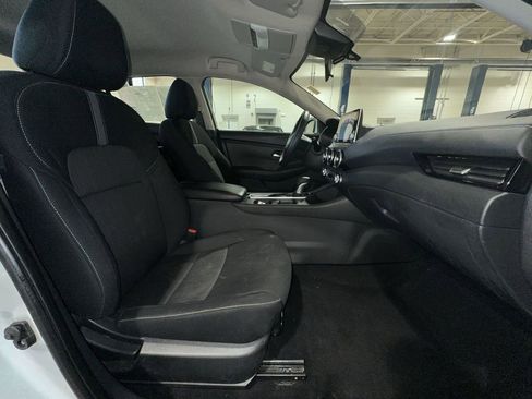 Used 2023 Nissan Sentra SV image 24