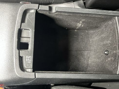 Used 2018 Jeep Grand Cherokee Altitude image 24