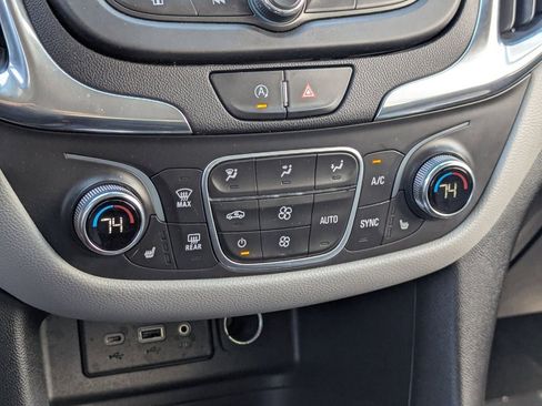 Used 2022 Chevrolet Equinox LT w/ Driver Convenience Package FWD image 25
