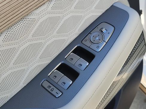 Used 2022 Hyundai Palisade Calligraphy image 25