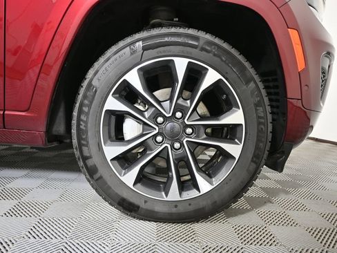 Used 2023 Jeep Grand Cherokee Overland w/ Advanced Protech Group III AWD/4WD image 11
