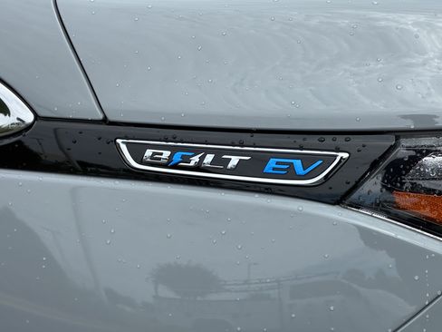 Used 2020 Chevrolet Bolt LT FWD image 7