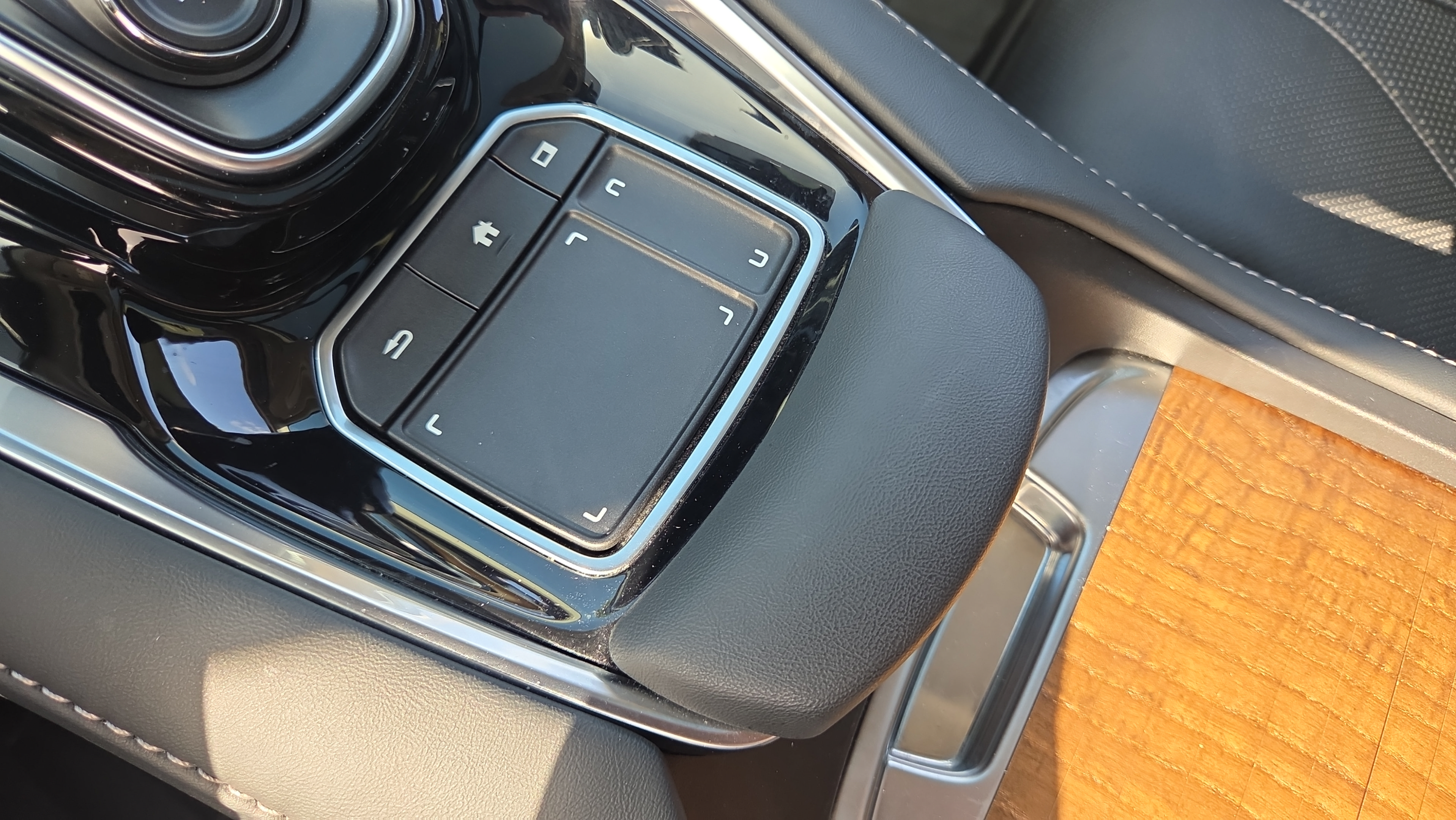 Used 2020 Acura RDX w/ Advance Package AWD/4WD image 32