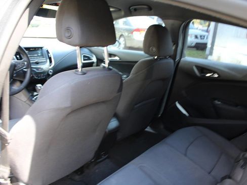 Used 2018 Chevrolet Cruze LT w/ Convenience Package image 27