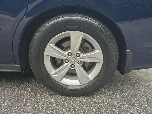 Used 2019 Honda Odyssey EX image 34