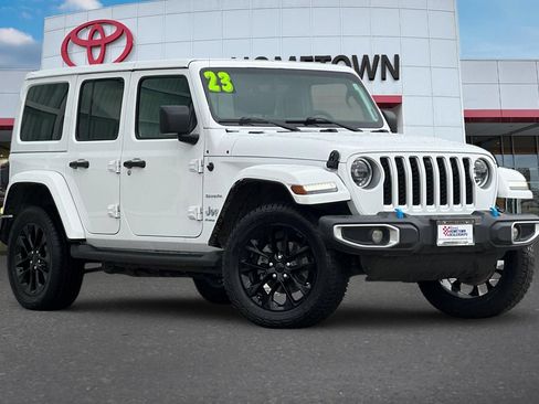 Used 2023 Jeep Wrangler Unlimited Sahara w/ Cold Weather Group AWD/4WD image 2