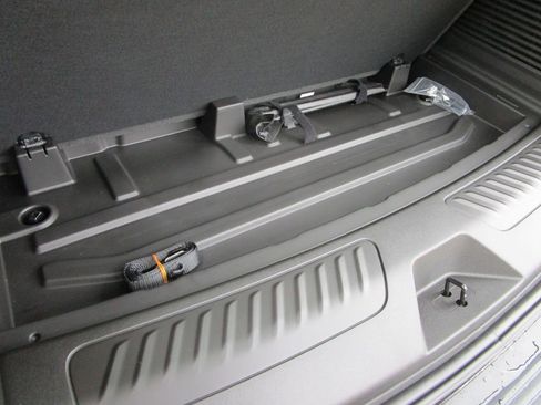 New 2026 GMC Yukon Elevation image 12