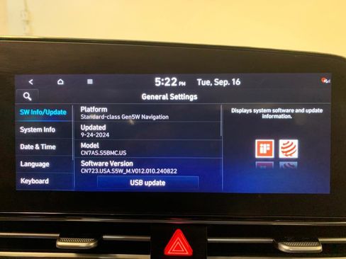 Used 2023 Hyundai Elantra SEL w/ Convenience Package image 31