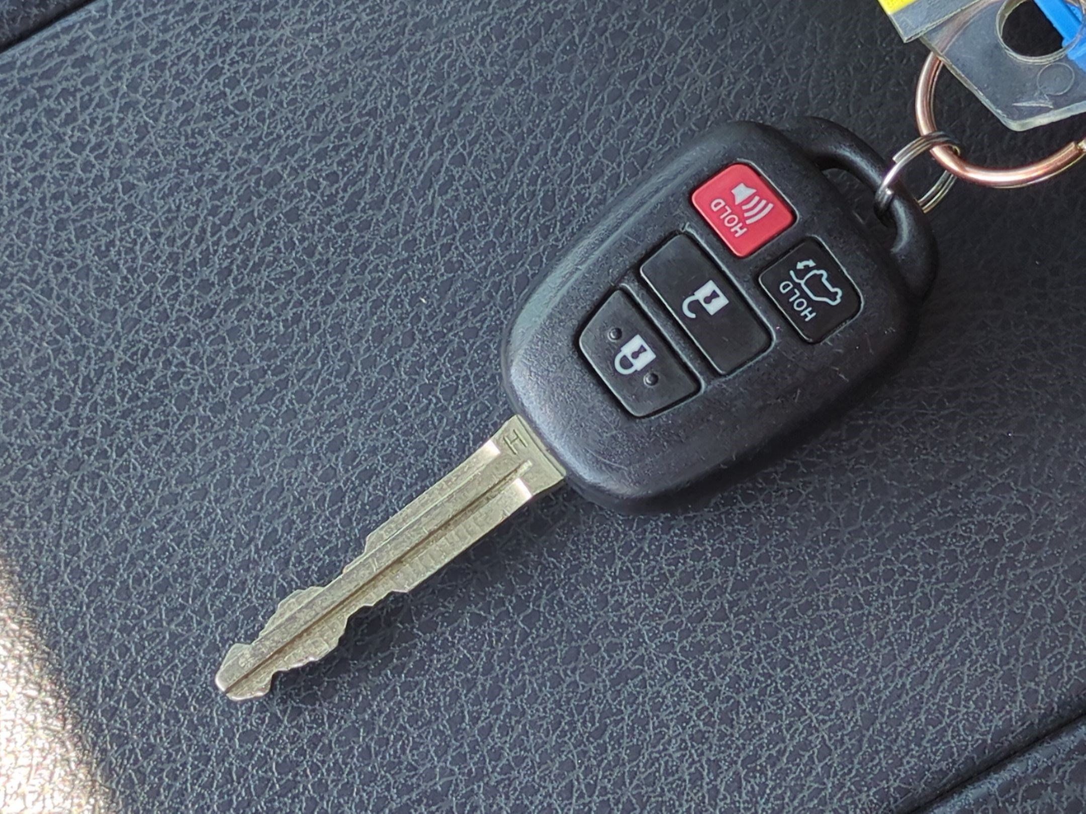 Used 2017 Toyota Highlander Plus AWD/4WD image 35