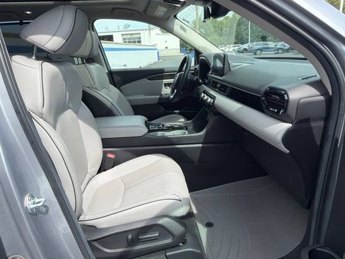 Used 2025 Honda Pilot Elite image 26