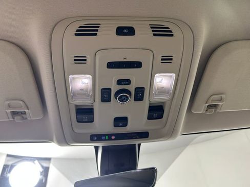 Used 2021 GMC Yukon Denali w/ Denali Premium Package image 25