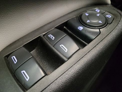 Used 2022 Chevrolet Equinox LS w/ LS Convenience Package image 27