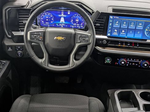 Used 2023 Chevrolet Silverado 1500 LT AWD/4WD image 6