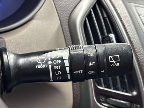 Used 2015 Hyundai Tucson GLS w/ Option Group 02 FWD image 32