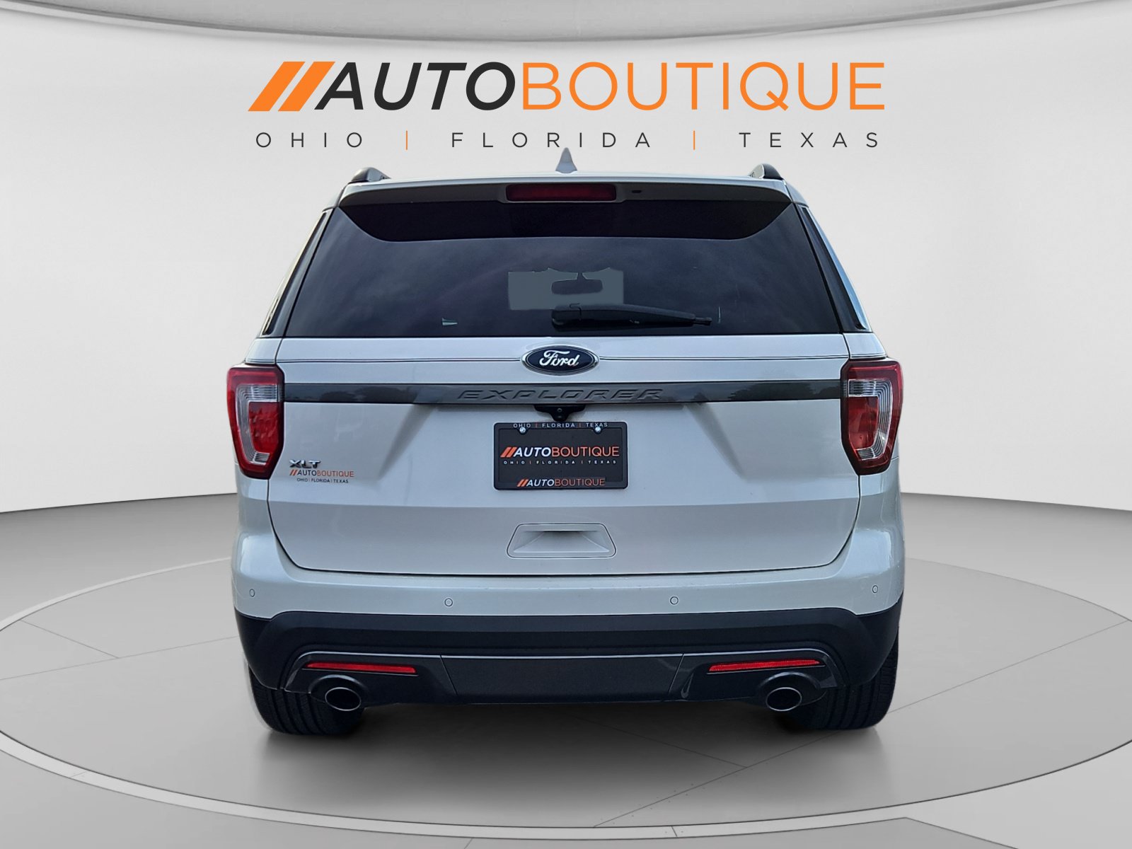 Used 2017 Ford Explorer XLT w/ Equipment Group 202A FWD image 4