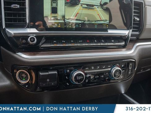 Used 2022 GMC Sierra 1500 SLT w/ SLT Premium Plus Package AWD/4WD image 12