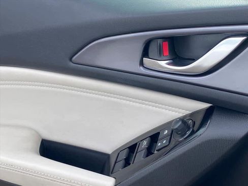 Used 2017 MAZDA MAZDA3 Grand Touring w/ Premium Equipment Package image 17