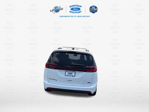 Used 2023 Chrysler Pacifica Touring-L w/ S Appearance Package AWD/4WD image 10