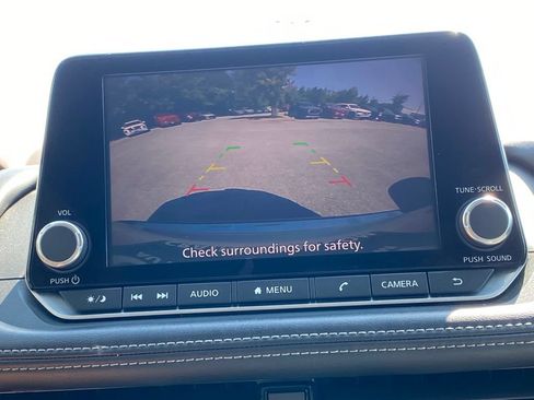 Used 2022 Nissan Rogue SV FWD image 14
