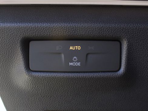 New 2026 Volkswagen Tiguan SE AWD/4WD image 14
