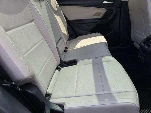 Used 2020 Volkswagen Tiguan SEL AWD/4WD image 13
