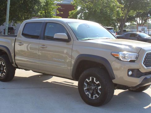 Used 2019 Toyota Tacoma TRD Off-Road RWD image 7