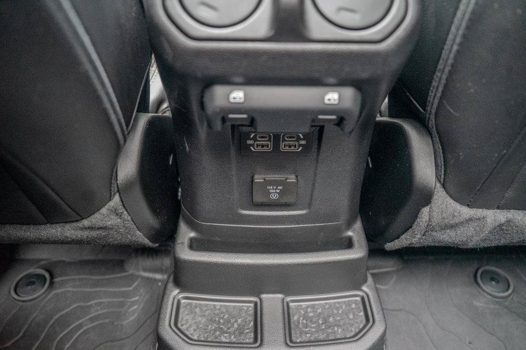 Used 2022 Jeep Wrangler Unlimited Sahara AWD/4WD image 18