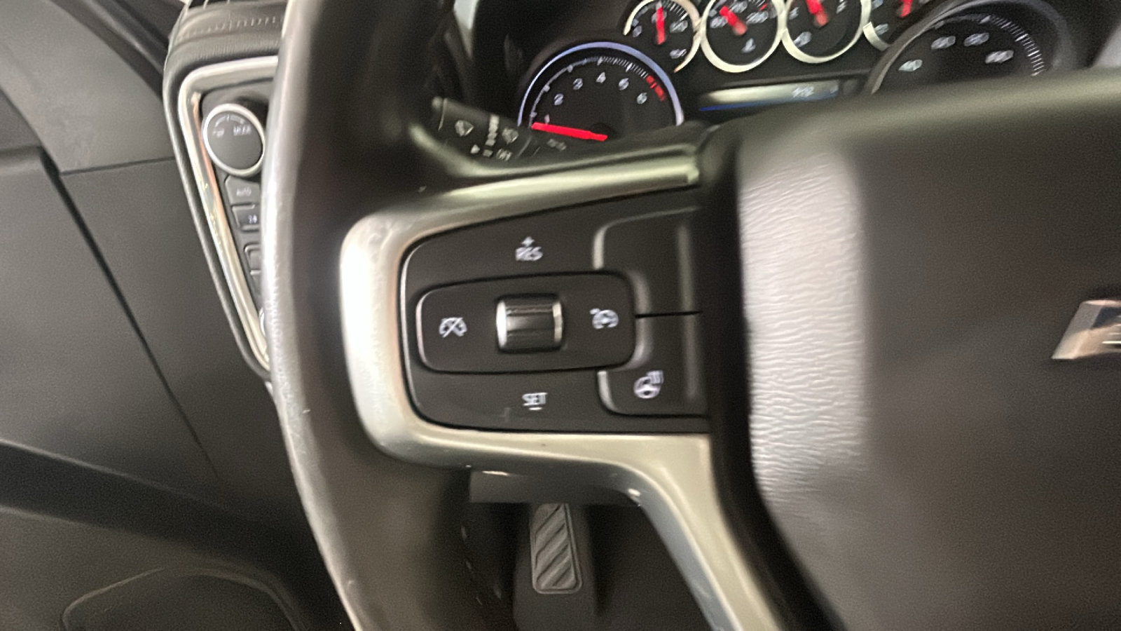 Used 2020 Chevrolet Silverado 1500 LT Trail Boss w/ Convenience Package AWD/4WD image 19