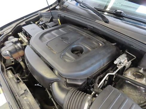 Used 2021 Jeep Grand Cherokee Laredo X RWD image 36