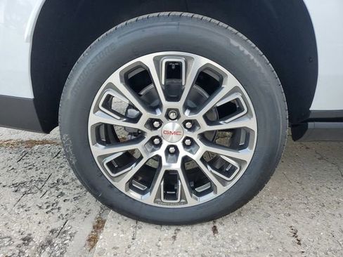 New 2026 GMC Yukon XL Denali w/ Denali Reserve Package image 6