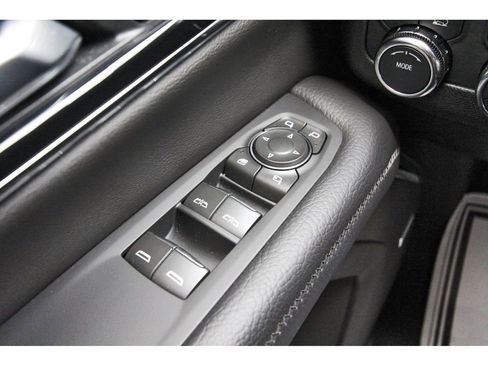 Used 2025 GMC Yukon Denali AWD/4WD image 21