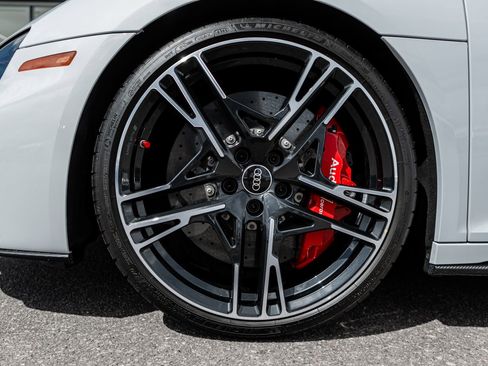 Used 2022 Audi R8 V10 performance image 6