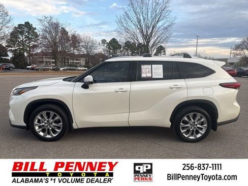Used 2021 Toyota Highlander Limited image 2