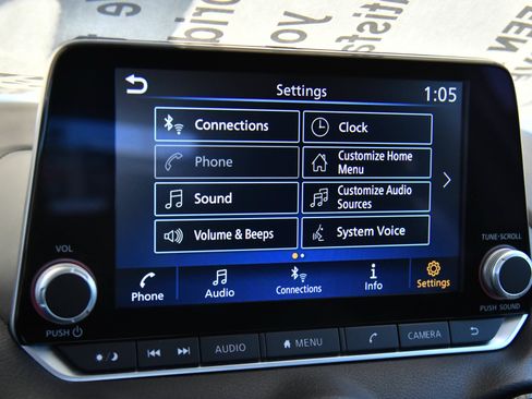 Used 2024 Nissan Sentra SV FWD image 18