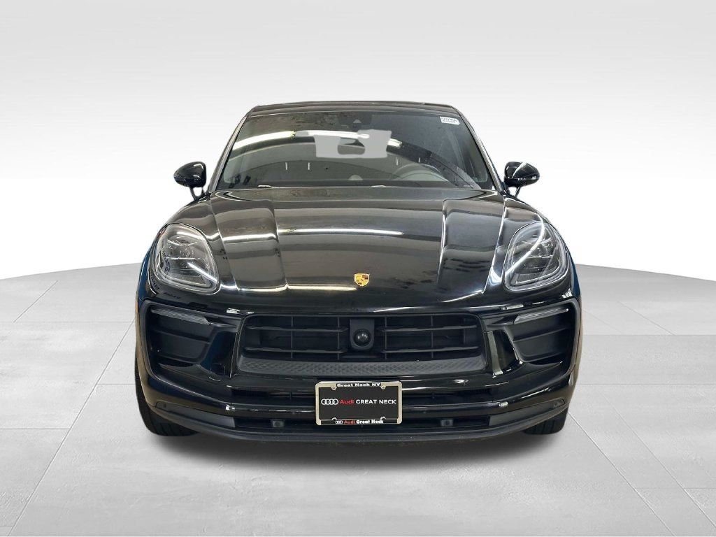 Used 2024 Porsche Macan AWD/4WD image 28