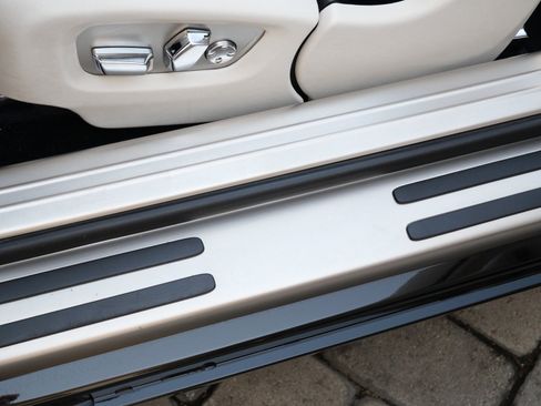 Certified 2018 Rolls-Royce Dawn image 9