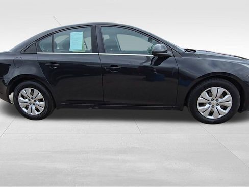 Used 2015 Chevrolet Cruze LT image 9