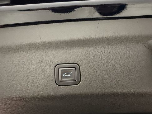 Used 2021 GMC Yukon XL Denali image 51