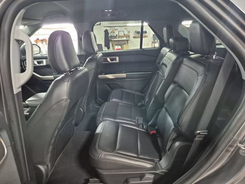 Used 2023 Ford Explorer XLT w/ Equipment Group 202A AWD/4WD image 24
