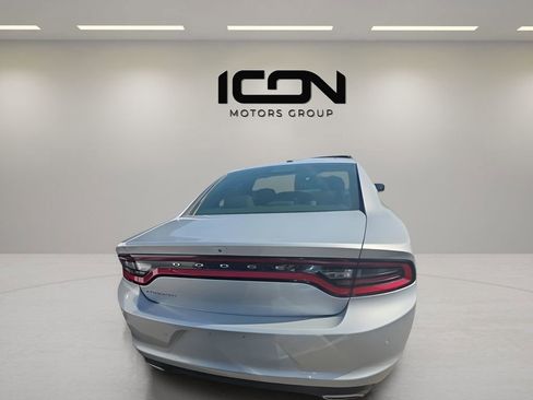 Used 2022 Dodge Charger SXT image 3
