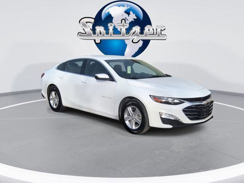 Used 2024 Chevrolet Malibu LT image 2