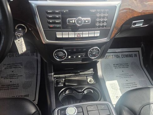 Used 2016 Mercedes-Benz GL 450 4MATIC w/ Premium I Package image 9