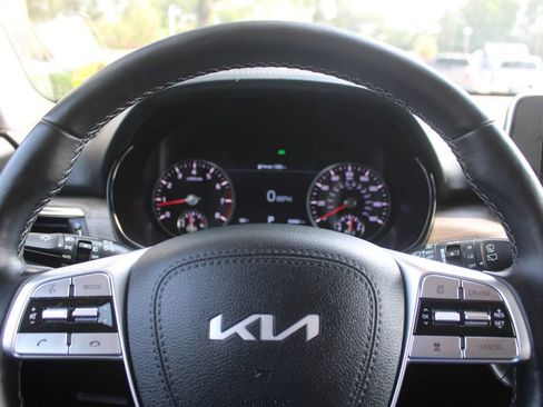 Certified 2022 Kia Telluride SX w/ SX Prestige Package AWD/4WD image 32